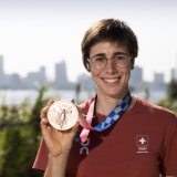 Médaillée de bronze à Tokyo en 2021, Linda Indergand dit stop à 32 ans KEYSTONE/PETER KLAUNZER